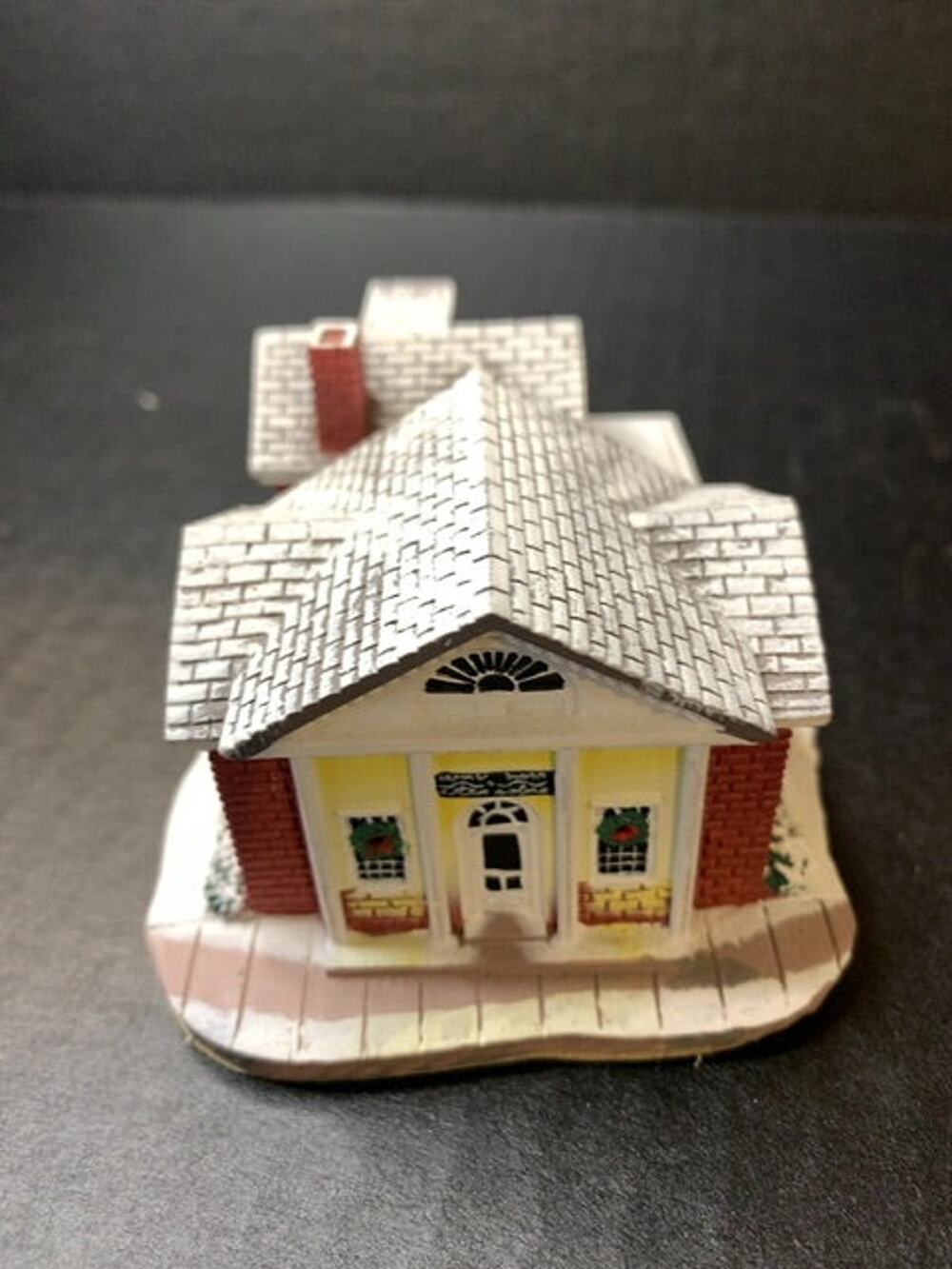 1990 Rhodes Studios Rockwells Main Street The Bank Holiday House Figurine